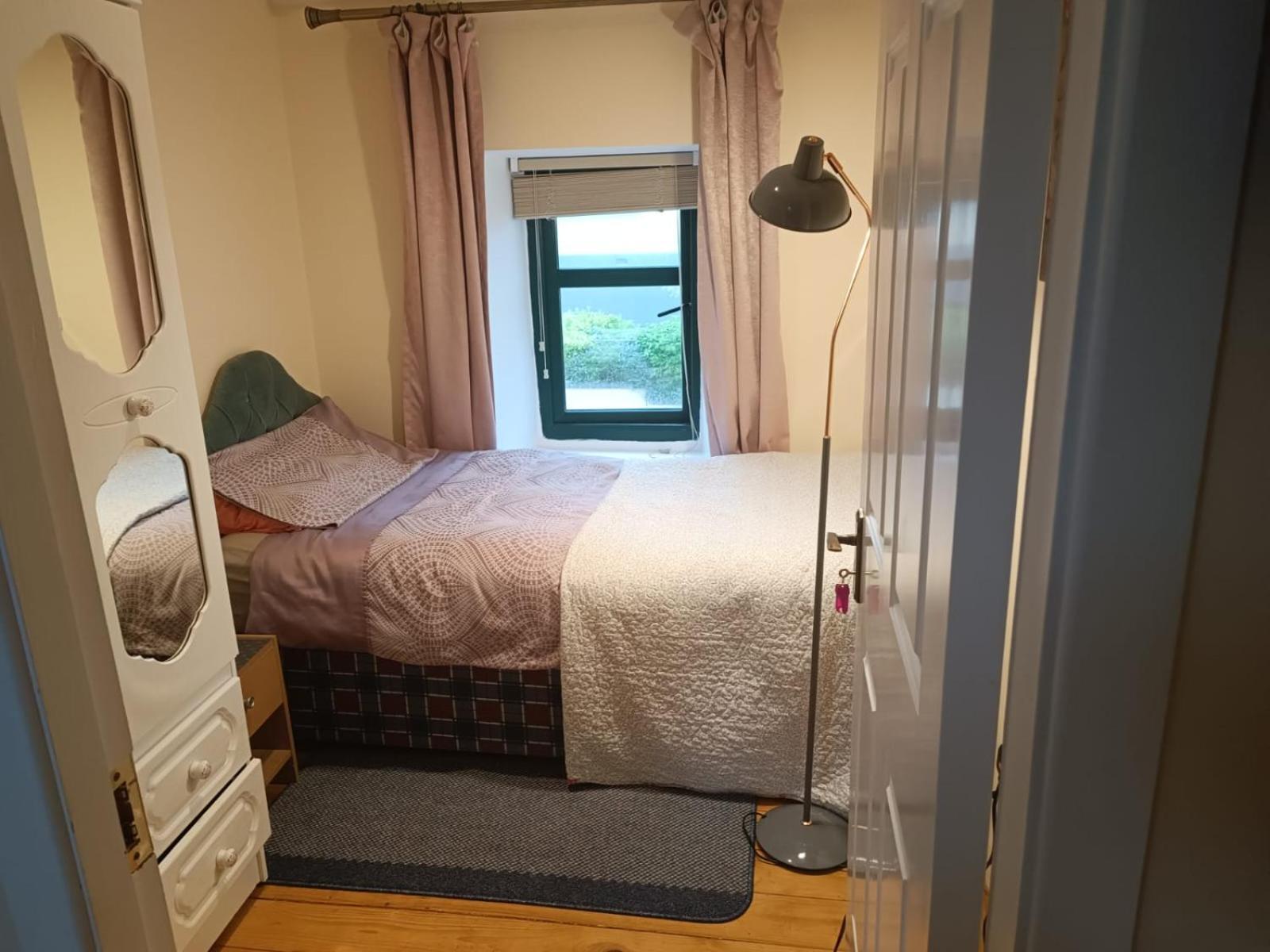 Bernie'S Place Castlebar Zimmer foto