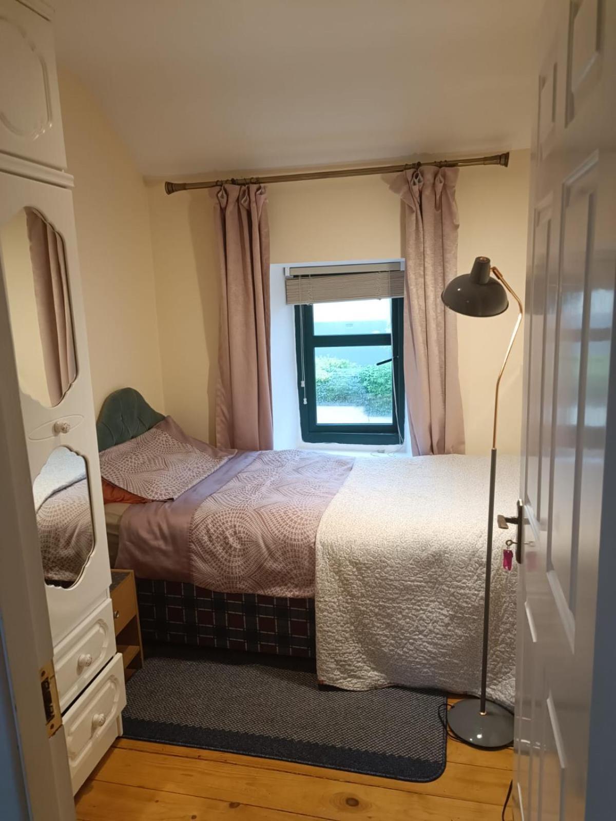 Bernie'S Place Castlebar Zimmer foto