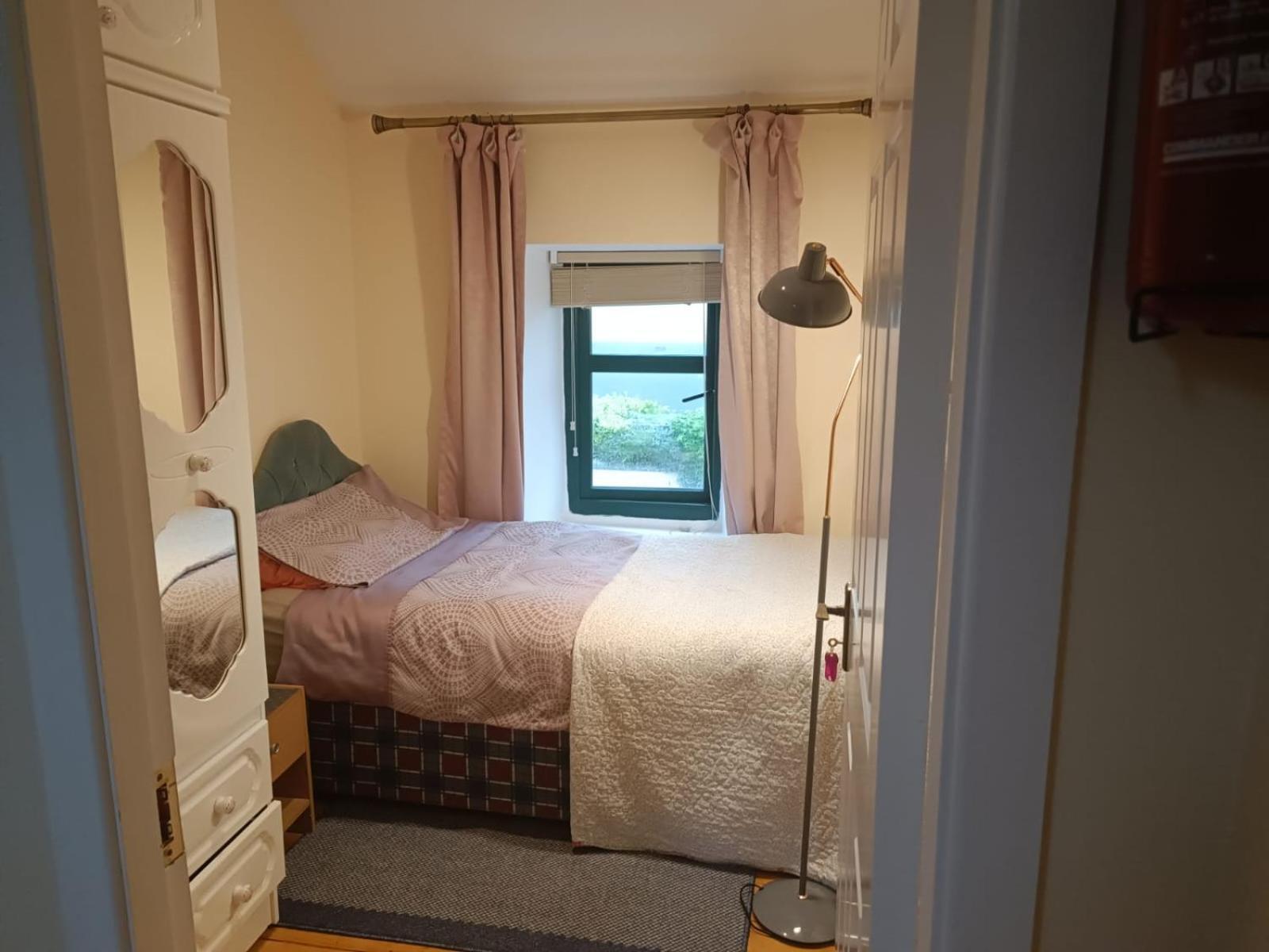 Bernie'S Place Castlebar Zimmer foto