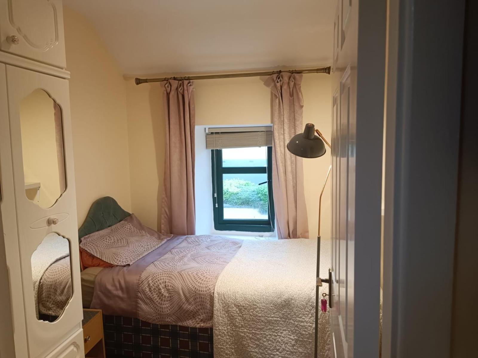 Bernie'S Place Castlebar Zimmer foto